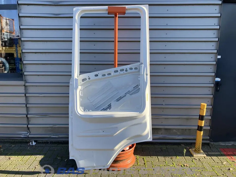 Scania S-Serie NextGen Portier Rechts Scania 2137842 - باب و قطع الغيار - شاحنة: صورة 2 Scania S-Serie NextGen Portier Rechts Scania 2137842 - باب و قطع الغيار - شاحنة: صورة 2