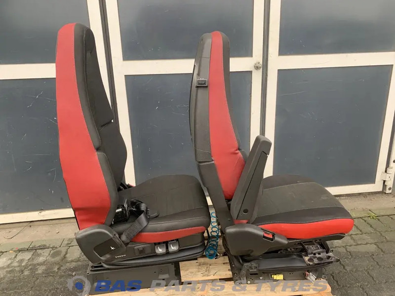 Volvo FH4 Stoelen set Volvo 84160057 - مقعد - شاحنة: صورة 4 Volvo FH4 Stoelen set Volvo 84160057 - مقعد - شاحنة: صورة 4