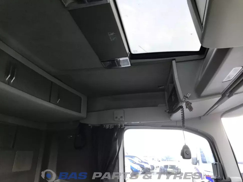 Volvo FH4 Volvo Sleeper Cab L2H1 82271553 - الكابينة والداخلية - شاحنة: صورة 5 Volvo FH4 Volvo Sleeper Cab L2H1 82271553 - الكابينة والداخلية - شاحنة: صورة 5