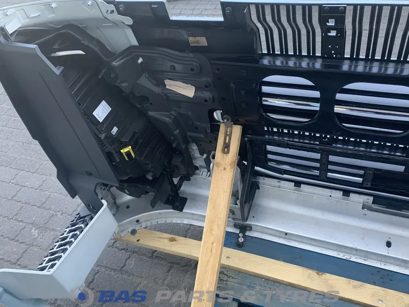 Volvo FH4B - مصد العربة - شاحنة: صورة 4 Volvo FH4B - مصد العربة - شاحنة: صورة 4