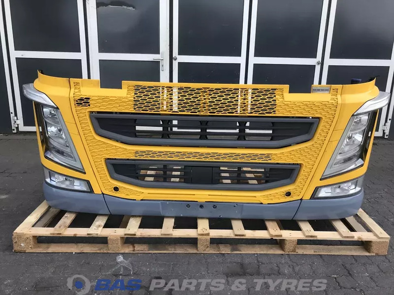 Volvo FH4 - مصد العربة - شاحنة: صورة 1 Volvo FH4 - مصد العربة - شاحنة: صورة 1