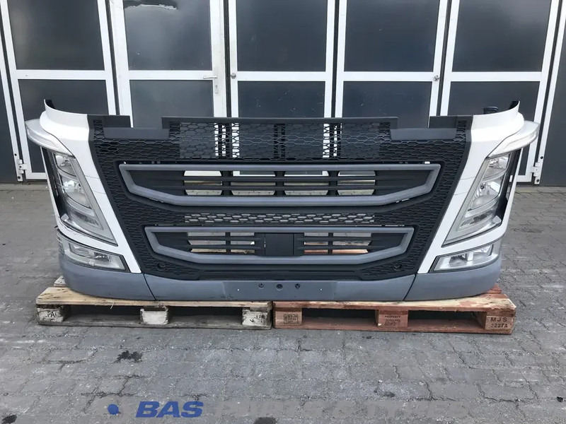 Volvo FH4 - مصد العربة - شاحنة: صورة 1 Volvo FH4 - مصد العربة - شاحنة: صورة 1