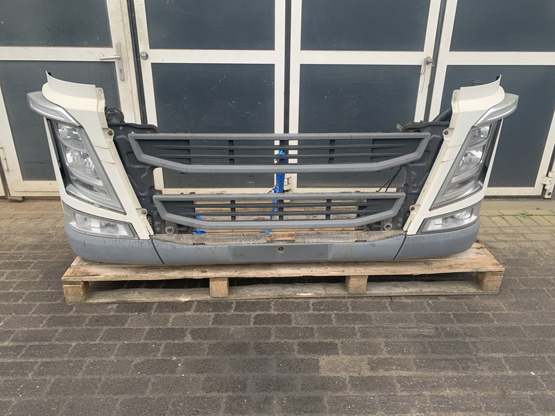 Volvo FH4 - مصد العربة - شاحنة: صورة 1 Volvo FH4 - مصد العربة - شاحنة: صورة 1