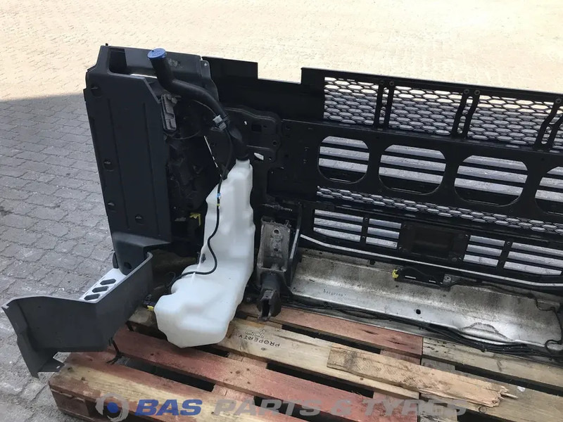 Volvo FH4 - مصد العربة - شاحنة: صورة 4 Volvo FH4 - مصد العربة - شاحنة: صورة 4