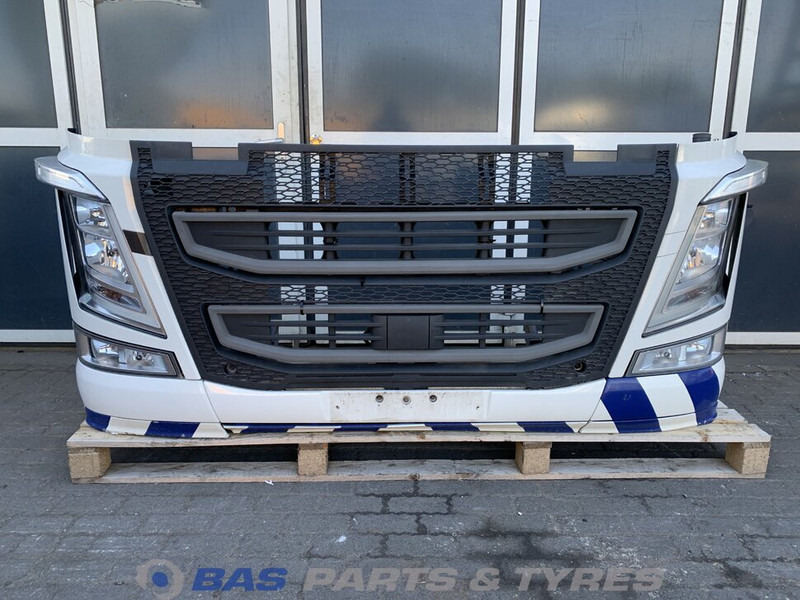 Volvo FH4 - مصد العربة - شاحنة: صورة 1 Volvo FH4 - مصد العربة - شاحنة: صورة 1