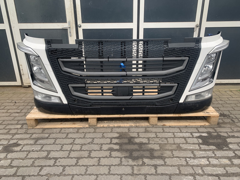Volvo FH4 - مصد العربة - شاحنة: صورة 1 Volvo FH4 - مصد العربة - شاحنة: صورة 1