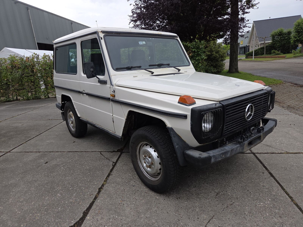 Mercedes-Benz G-klasse 230GE 1985 SUV - سيارة دفع رباعي: صورة 3 Mercedes-Benz G-klasse 230GE 1985 SUV - سيارة دفع رباعي: صورة 3