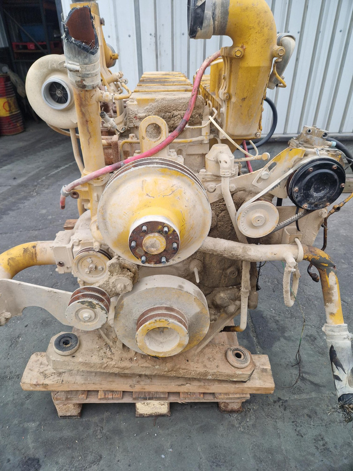 KOMATSU SAA6D 140E-2 - محرك - آلات البناء: صورة 5 KOMATSU SAA6D 140E-2 - محرك - آلات البناء: صورة 5