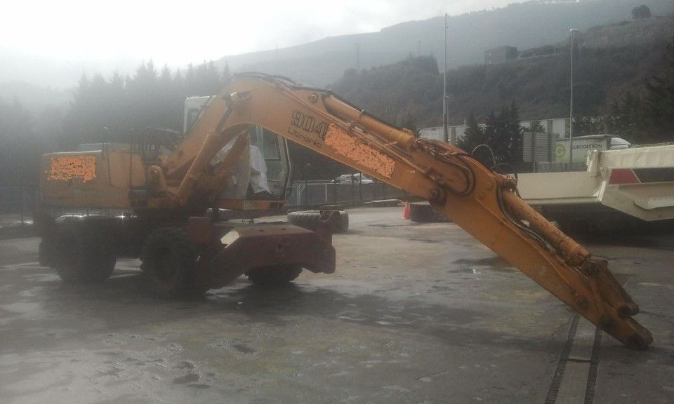 LIEBHERR A904LI S/N: 666-6005 (1998) - حفارة دولاب: صورة 2 LIEBHERR A904LI S/N: 666-6005 (1998) - حفارة دولاب: صورة 2