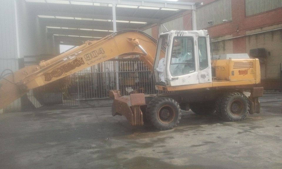 LIEBHERR A904LI S/N: 666-6005 (1998) - حفارة دولاب: صورة 1 LIEBHERR A904LI S/N: 666-6005 (1998) - حفارة دولاب: صورة 1