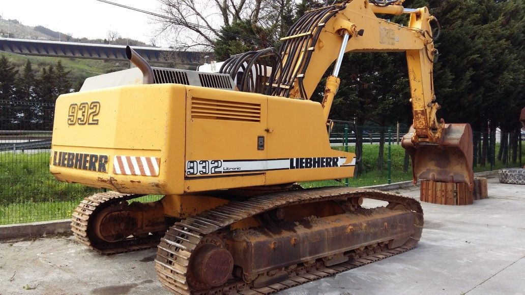 LIEBHERR R932LI N/S: 572-4218 y 572-4232 - حفار زحاف: صورة 1 LIEBHERR R932LI N/S: 572-4218 y 572-4232 - حفار زحاف: صورة 1