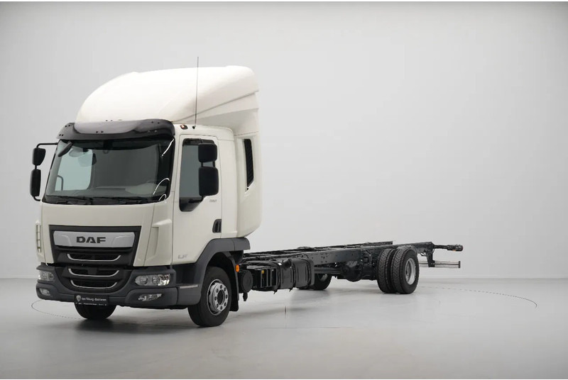 DAF LF 260 FA 12T CHASSIS SLEEPING CAB 610WB NEW - شاحنة هيكل كابينة: صورة 1 DAF LF 260 FA 12T CHASSIS SLEEPING CAB 610WB NEW - شاحنة هيكل كابينة: صورة 1