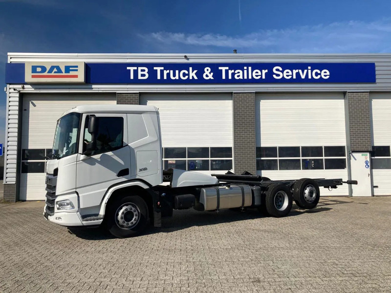 DAF XD 450 FAN CHASSIS SLEEPER CAB PTO STEERING LIFTAXLE 505WB - NEW - شاحنة هيكل كابينة: صورة 1 DAF XD 450 FAN CHASSIS SLEEPER CAB PTO STEERING LIFTAXLE 505WB - NEW - شاحنة هيكل كابينة: صورة 1