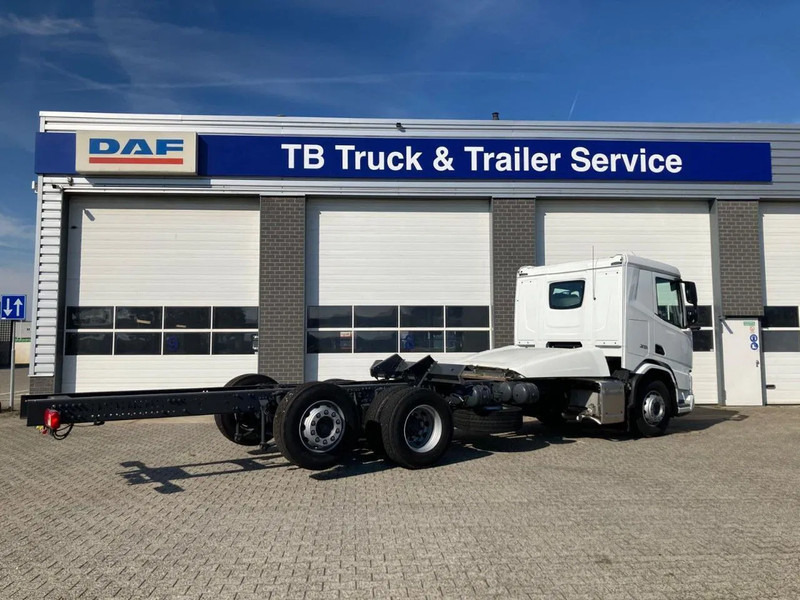 DAF XD 450 FAN CHASSIS SLEEPER CAB PTO STEERING LIFTAXLE 505WB - NEW - شاحنة هيكل كابينة: صورة 3 DAF XD 450 FAN CHASSIS SLEEPER CAB PTO STEERING LIFTAXLE 505WB - NEW - شاحنة هيكل كابينة: صورة 3