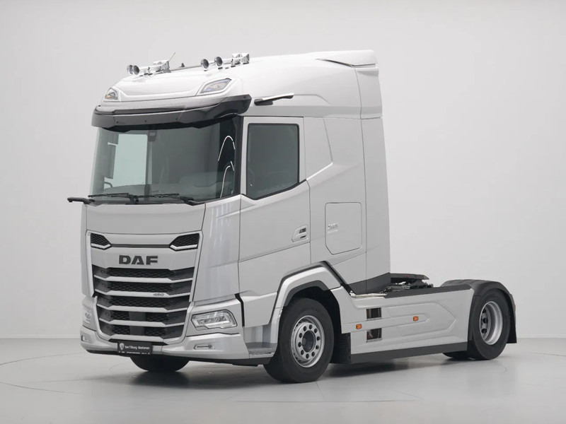 DAF XG 480 FT DVS LEATHER PTO-PREP B3-ALARM SILVER METALLIC (J5320MESI) VECTO 2 - وحدة جر: صورة 1 DAF XG 480 FT DVS LEATHER PTO-PREP B3-ALARM SILVER METALLIC (J5320MESI) VECTO 2 - وحدة جر: صورة 1