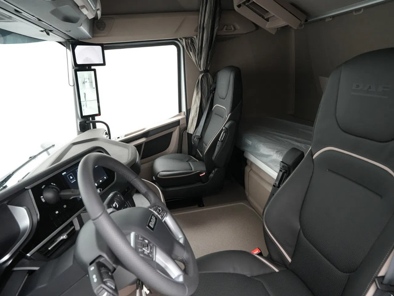 جديدة وحدة جر DAF XG 480 FT DVS LEATHER PTO-PREP B3-ALARM SILVER METALLIC (J5320MESI) VECTO 2: صورة 18 جديدة وحدة جر DAF XG 480 FT DVS LEATHER PTO-PREP B3-ALARM SILVER METALLIC (J5320MESI) VECTO 2: صورة 18