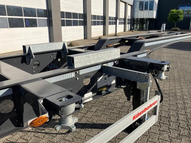 Kässbohrer SHG AVH / 45 - 12 / 27 Voor- en achterzijde uitschuifbaar -> 20"/40"/45" - نصف مقطورة لنقل الحاويات: صورة 4 Kässbohrer SHG AVH / 45 - 12 / 27 Voor- en achterzijde uitschuifbaar -> 20"/40"/45" - نصف مقطورة لنقل الحاويات: صورة 4