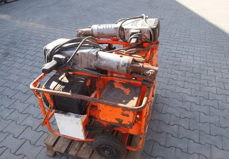 معدات البناء Agregat Bosch 2006 i Młot do kucia: صورة 8 معدات البناء Agregat Bosch 2006 i Młot do kucia: صورة 8