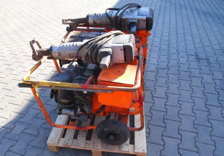 معدات البناء Agregat Bosch 2006 i Młot do kucia: صورة 7 معدات البناء Agregat Bosch 2006 i Młot do kucia: صورة 7