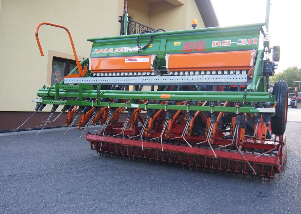 Agregat uprawowo-siewny Amazone HRB 301 I D9-30 2005 Agregat uprawowo siewny KUHN AMAZONE szerokość robocza 3m - آلة البذار متعددة الوظائف: صورة 1 Agregat uprawowo-siewny Amazone HRB 301 I D9-30 2005 Agregat uprawowo siewny KUHN AMAZONE szerokość robocza 3m - آلة البذار متعددة الوظائف: صورة 1