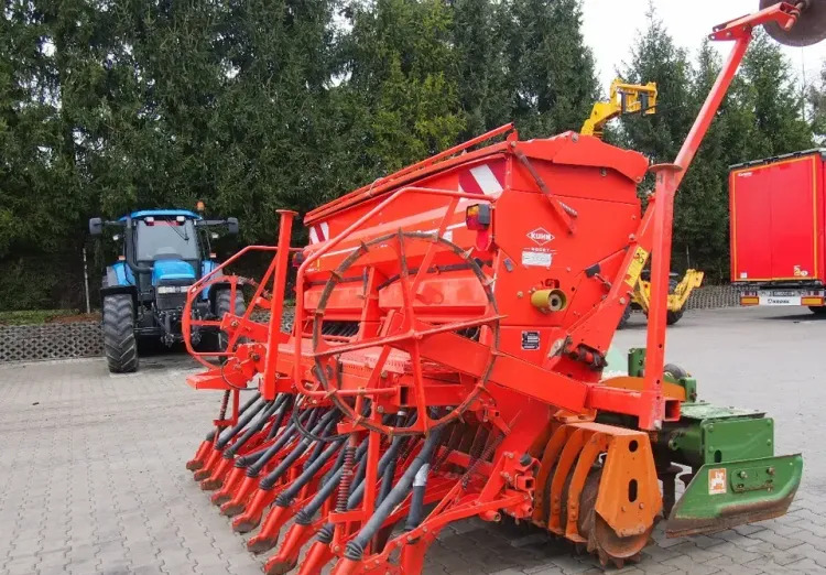 Agregat uprawowo-siewny Kuhn KE303 i INTEGRA 3000 2009 Agrebat uprawowo siewny, brona aktywna AMAZONE i KUHN - آلة البذار متعددة الوظائف: صورة 3 Agregat uprawowo-siewny Kuhn KE303 i INTEGRA 3000 2009 Agrebat uprawowo siewny, brona aktywna AMAZONE i KUHN - آلة البذار متعددة الوظائف: صورة 3