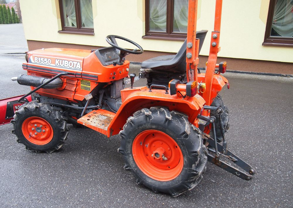Ciągnik Kubota B1550 1994 traktorek KUBOTA 4x4 19KM - جرار: صورة 5 Ciągnik Kubota B1550 1994 traktorek KUBOTA 4x4 19KM - جرار: صورة 5