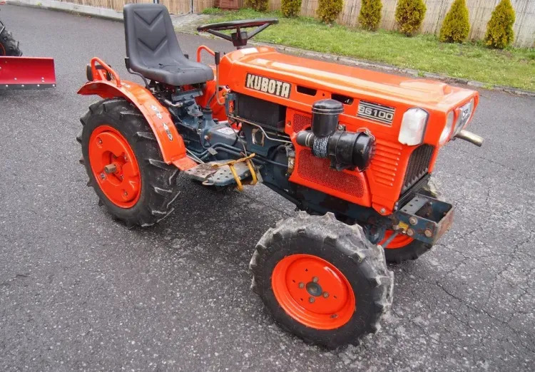 Ciągnik Kubota B6100 1995 4x4 - جرار: صورة 4 Ciągnik Kubota B6100 1995 4x4 - جرار: صورة 4