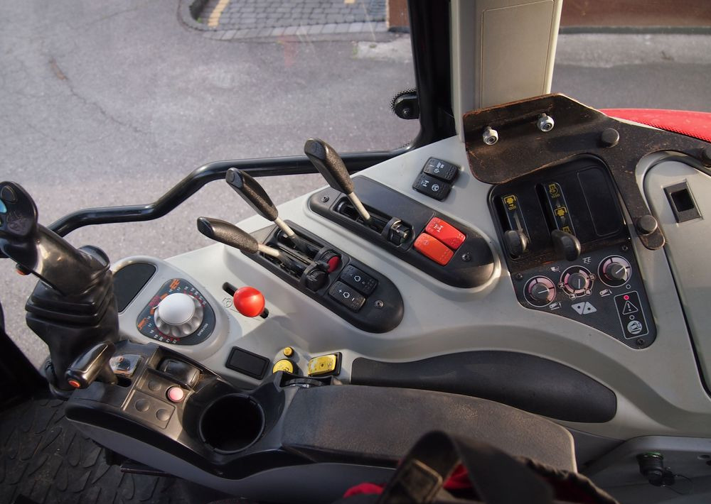 جرار Ciągnik Massey Ferguson MF 6455 Dyna6 2013 Ciągnik Massey Ferguson 6455+TUZ: صورة 7 جرار Ciągnik Massey Ferguson MF 6455 Dyna6 2013 Ciągnik Massey Ferguson 6455+TUZ: صورة 7