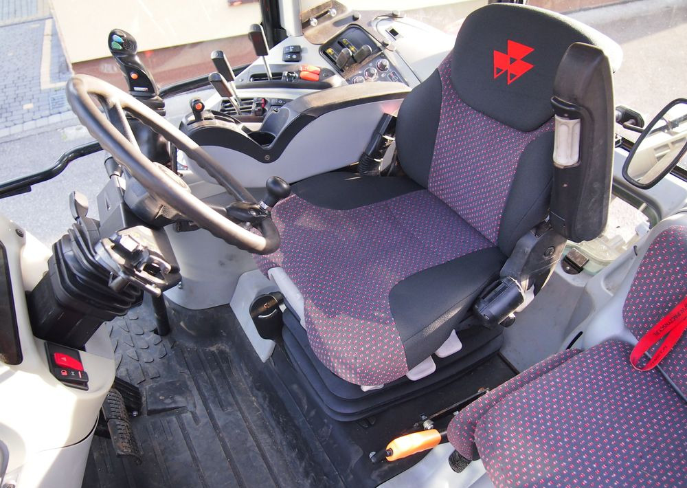 جرار Ciągnik Massey Ferguson MF 6455 Dyna6 2013 Ciągnik Massey Ferguson 6455+TUZ: صورة 9 جرار Ciągnik Massey Ferguson MF 6455 Dyna6 2013 Ciągnik Massey Ferguson 6455+TUZ: صورة 9