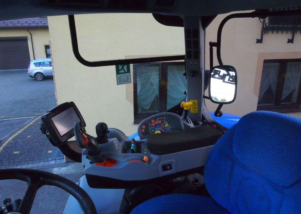 جرار Ciągnik New Holland T7.185 2013 New Holland Autocommand i TUZ: صورة 11