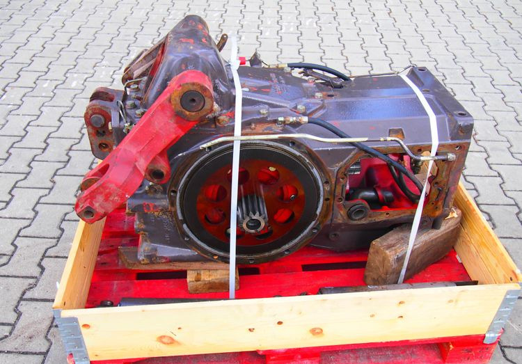 Części do Ciągnika Massey Ferguson MF 3000, 6000 Tylny most z podnośnikiem od MF 3000, 6000 - المحور الخلفي - الآلات الزراعية: صورة 1 Części do Ciągnika Massey Ferguson MF 3000, 6000 Tylny most z podnośnikiem od MF 3000, 6000 - المحور الخلفي - الآلات الزراعية: صورة 1