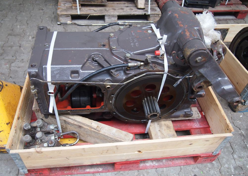 Części do Ciągnika Massey Ferguson MF 3000, 6000 Tylny most z podnośnikiem od MF 3000, 6000 - المحور الخلفي - الآلات الزراعية: صورة 5 Części do Ciągnika Massey Ferguson MF 3000, 6000 Tylny most z podnośnikiem od MF 3000, 6000 - المحور الخلفي - الآلات الزراعية: صورة 5