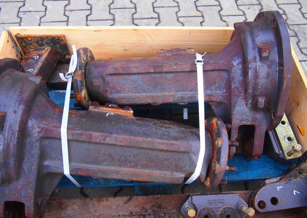 Części do Ciągnika Massey Ferguson MF 3060, 3070, 3080, 3090 Zwolnica tylna prawa i lewa do MF 3000, 6000 - محرك السفر - الآلات الزراعية: صورة 1 Części do Ciągnika Massey Ferguson MF 3060, 3070, 3080, 3090 Zwolnica tylna prawa i lewa do MF 3000, 6000 - محرك السفر - الآلات الزراعية: صورة 1