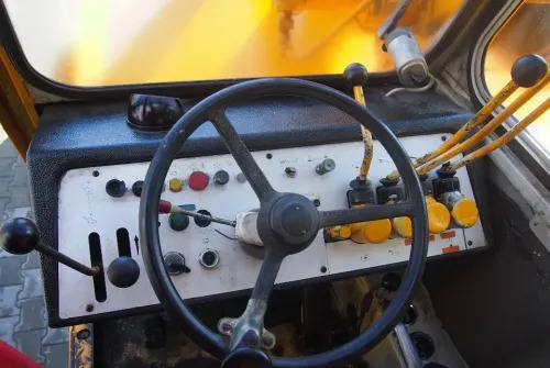 Dźwig Demag V72 1991 Dźwig żuraw Demag V72 12T 13m - موبايل كرين: صورة 4 Dźwig Demag V72 1991 Dźwig żuraw Demag V72 12T 13m - موبايل كرين: صورة 4