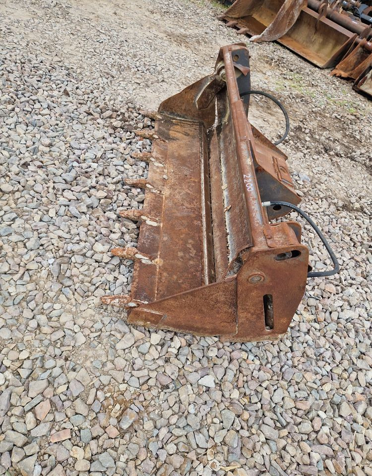 Koparka kołowa Mecalac MECALAC 4w1 lub 3w1 2012 Łyżka 4w1 Mecalac 10, 12 - بكت حفار - آلات البناء: صورة 3 Koparka kołowa Mecalac MECALAC 4w1 lub 3w1 2012 Łyżka 4w1 Mecalac 10, 12 - بكت حفار - آلات البناء: صورة 3