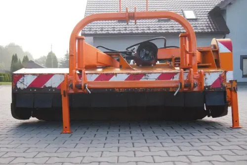 Kosiarka bijakowa 2M 2005 Szerokość robocza 2m - التقطيع جزازة: صورة 4 Kosiarka bijakowa 2M 2005 Szerokość robocza 2m - التقطيع جزازة: صورة 4