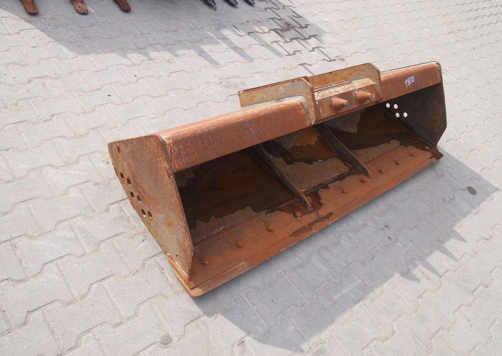 Łyżka skarpowa (skarpówka) Mecalac Mecalac 10, 12 Łyżka skarpowa (skarpówka) 1,8m - بكت حفار: صورة 1 Łyżka skarpowa (skarpówka) Mecalac Mecalac 10, 12 Łyżka skarpowa (skarpówka) 1,8m - بكت حفار: صورة 1