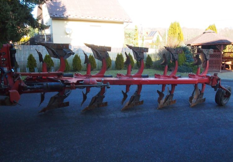 Pług obrotowy GREGOIRE-BESSON RY47 2000 Zabezpieczenie korpusów hydrauliczne - محراث: صورة 2 Pług obrotowy GREGOIRE-BESSON RY47 2000 Zabezpieczenie korpusów hydrauliczne - محراث: صورة 2
