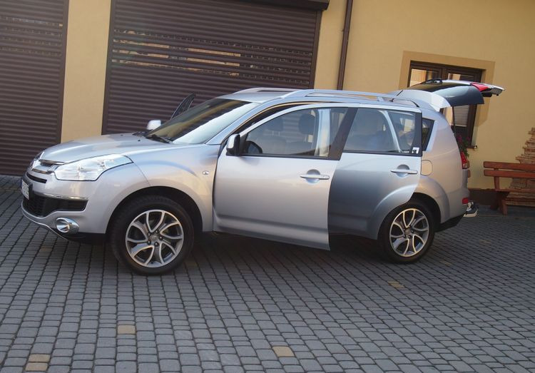 Samochód Citroen C-Crosser 2.2 HDI 2010 Samochód osobowy SUW 4x4 - سيارة: صورة 2 Samochód Citroen C-Crosser 2.2 HDI 2010 Samochód osobowy SUW 4x4 - سيارة: صورة 2