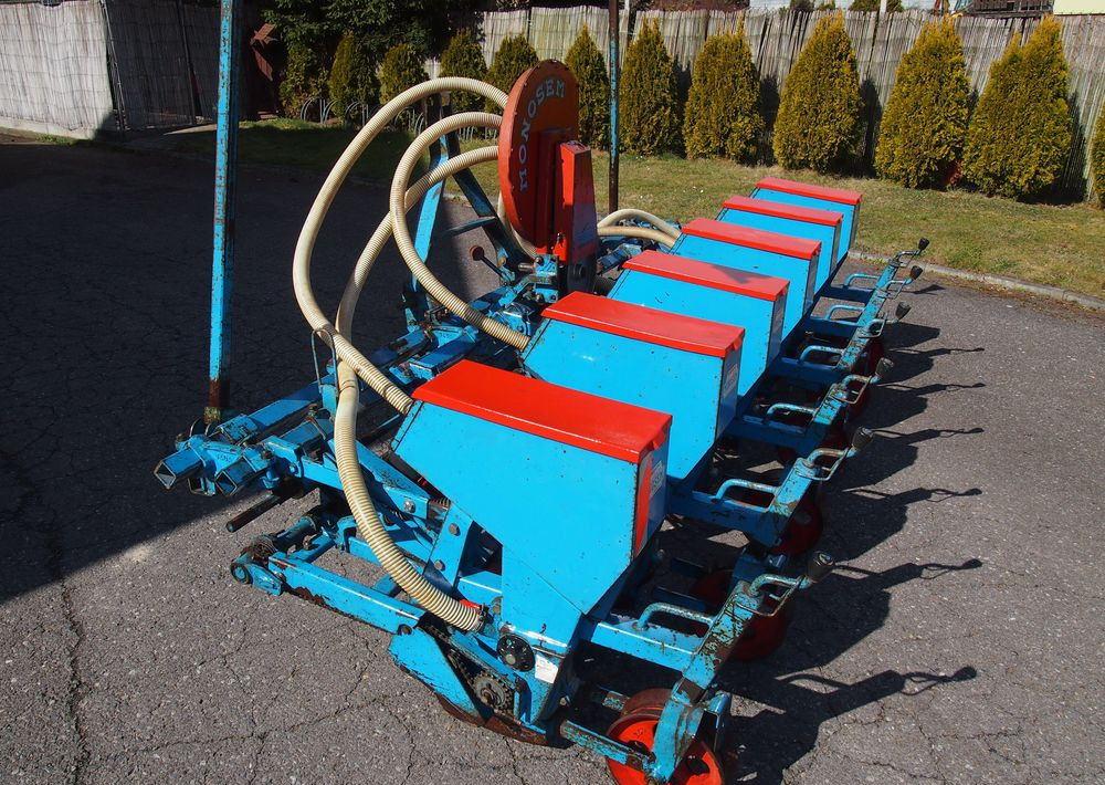 Siewnik Monosem do kukurydzy ,buraków i słonecznika - آلة نثر البذور الدقيقة: صورة 4 Siewnik Monosem do kukurydzy ,buraków i słonecznika - آلة نثر البذور الدقيقة: صورة 4