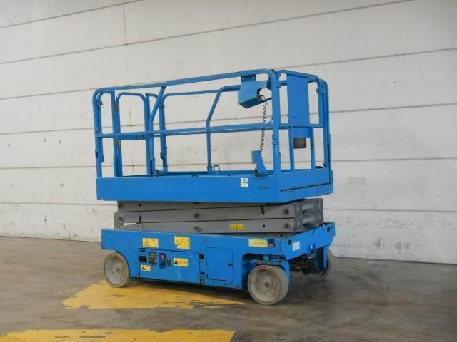 Genie GS2046  - رافعة هيدروليكية مقصية: صورة 2 Genie GS2046  - رافعة هيدروليكية مقصية: صورة 2