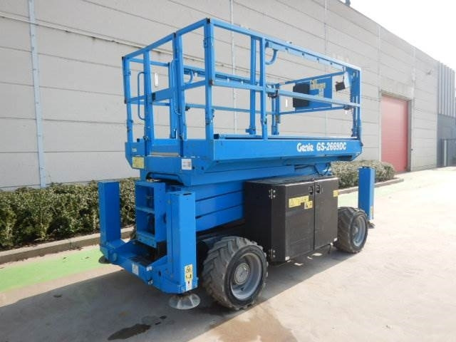 Genie GS2669DC - رافعة هيدروليكية مقصية: صورة 2 Genie GS2669DC - رافعة هيدروليكية مقصية: صورة 2