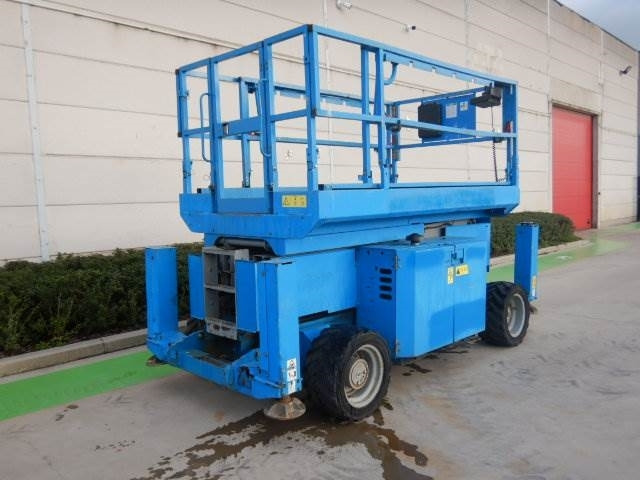 Genie GS2669RT - رافعة هيدروليكية مقصية: صورة 2 Genie GS2669RT - رافعة هيدروليكية مقصية: صورة 2