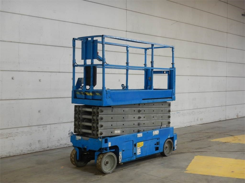 Genie GS3232 - رافعة هيدروليكية مقصية: صورة 2 Genie GS3232 - رافعة هيدروليكية مقصية: صورة 2