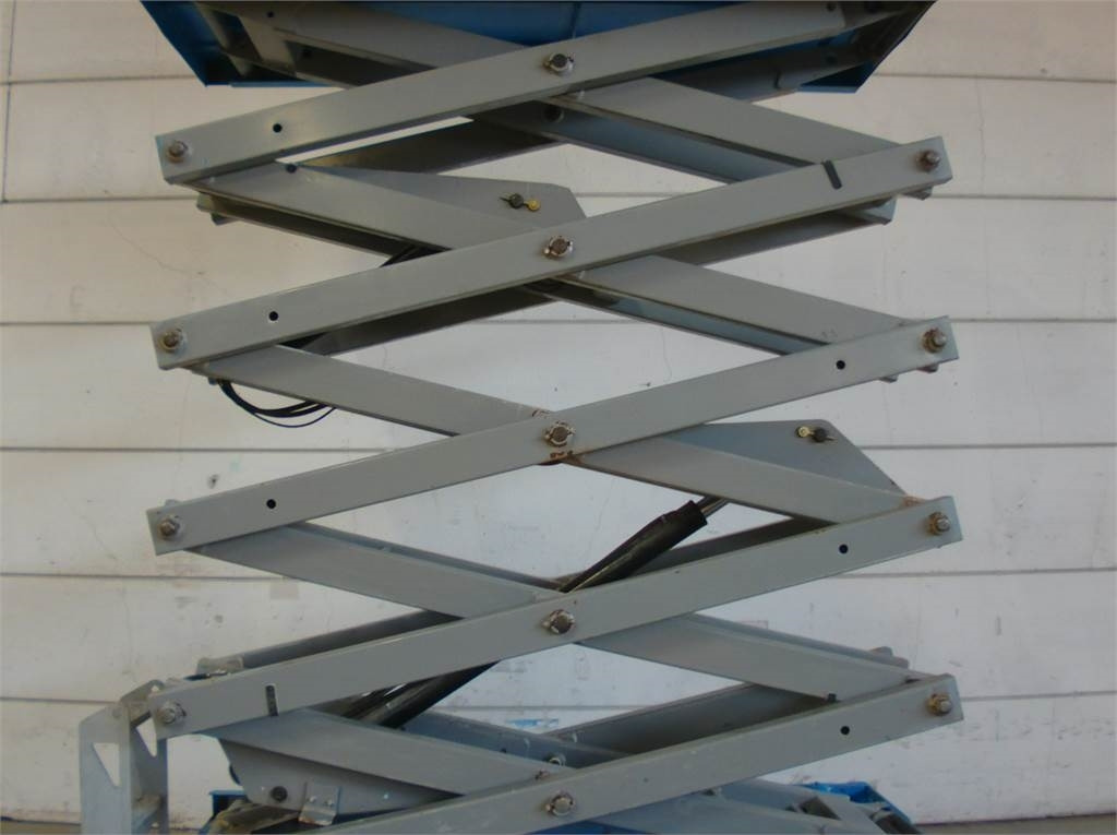 رافعة هيدروليكية مقصية Genie GS3246: صورة 7 رافعة هيدروليكية مقصية Genie GS3246: صورة 7