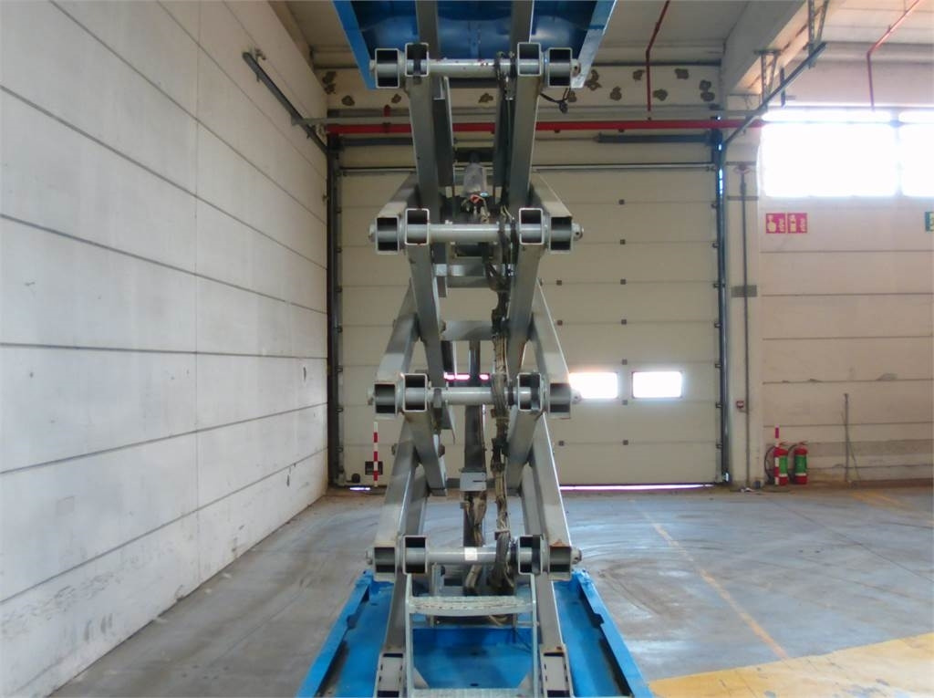 رافعة هيدروليكية مقصية Genie GS3246: صورة 6