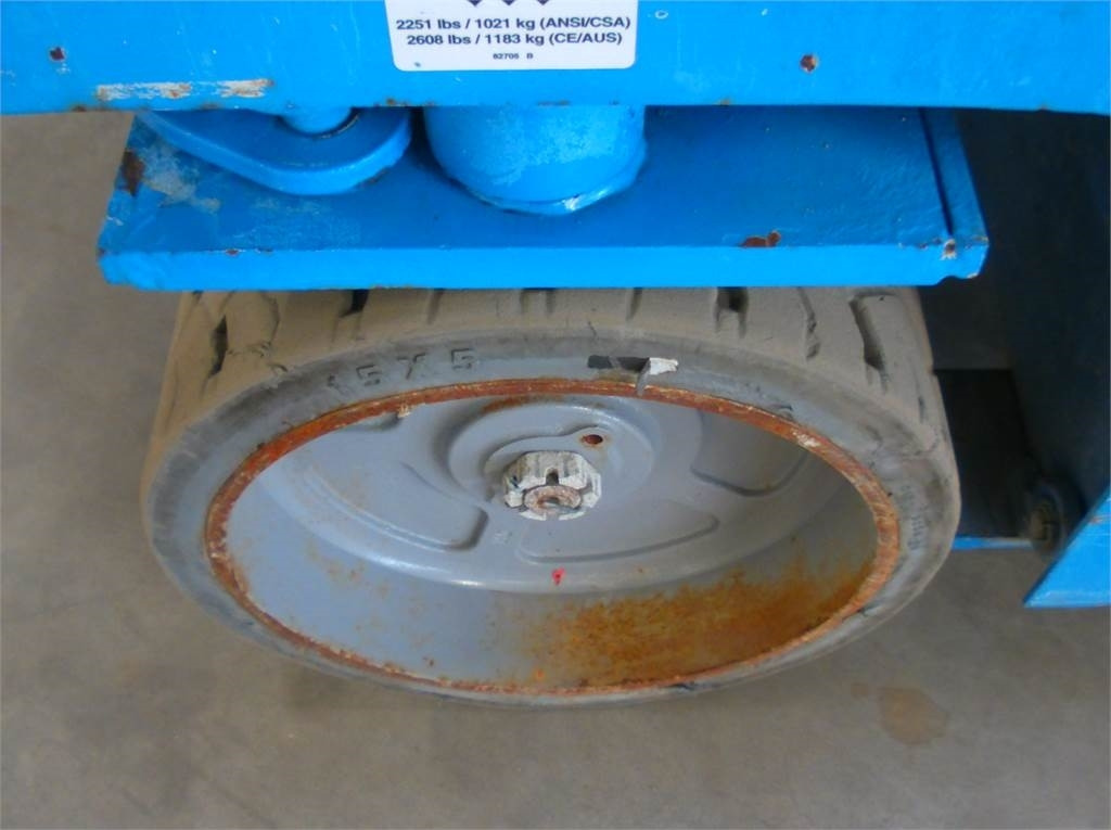 رافعة هيدروليكية مقصية Genie GS3246: صورة 12 رافعة هيدروليكية مقصية Genie GS3246: صورة 12