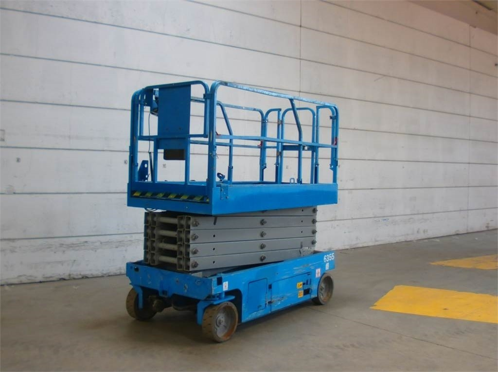 Genie GS3246 - رافعة هيدروليكية مقصية: صورة 4 Genie GS3246 - رافعة هيدروليكية مقصية: صورة 4