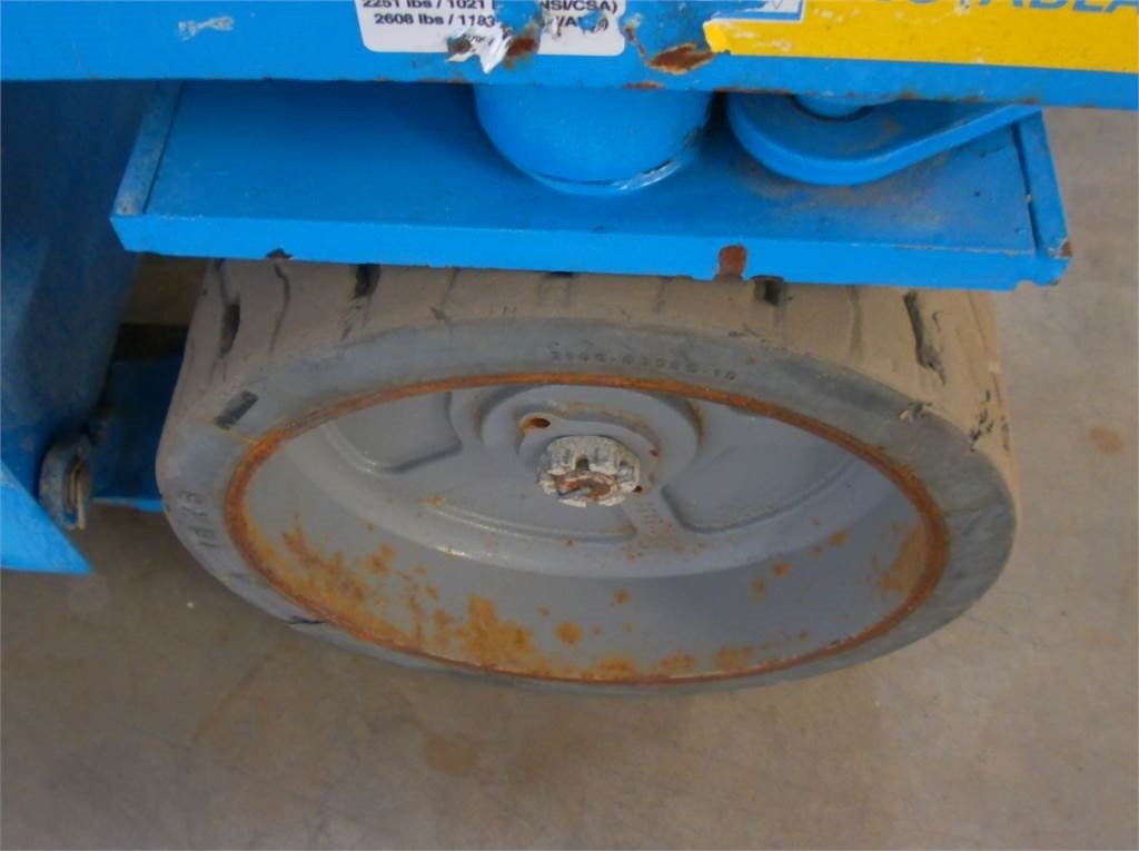 رافعة هيدروليكية مقصية Genie GS3246: صورة 15 رافعة هيدروليكية مقصية Genie GS3246: صورة 15