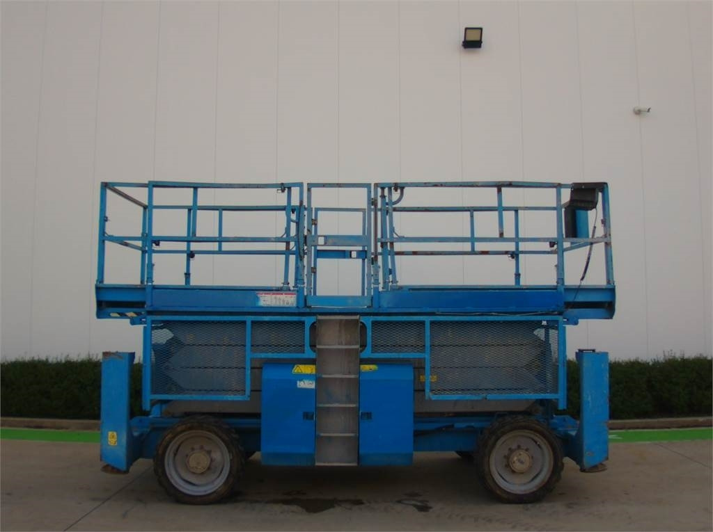 Genie GS4390RT - رافعة هيدروليكية مقصية: صورة 1 Genie GS4390RT - رافعة هيدروليكية مقصية: صورة 1
